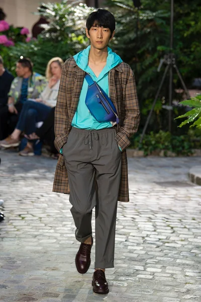 Look 24